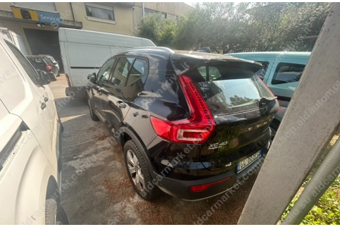 2020 Volvo XC 40, Benzinas / Elektra